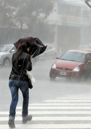 COE mantiene 11 provincias y DN en alerta roja por tormenta tropical Melissa
