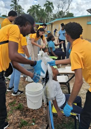 Solidaridad y responsabilidad comunitaria en momentos difíciles: Los Amarillos UCE