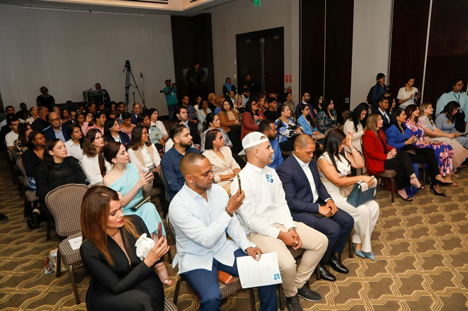 Expertas internacionales Miriam Inkenbrandt y Ángela Tejeda participan en conversatorio de Azul Podcast sobre autismo en República Dominicana