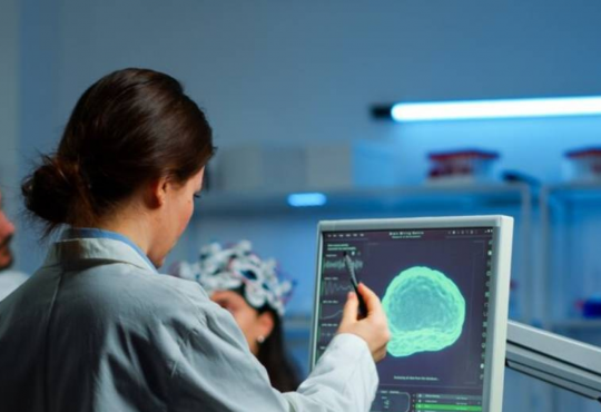 Hacia un tratamiento personalizado: Neurocirujano de Mayo Clinic detalla nuevas opciones para epilepsia resistente