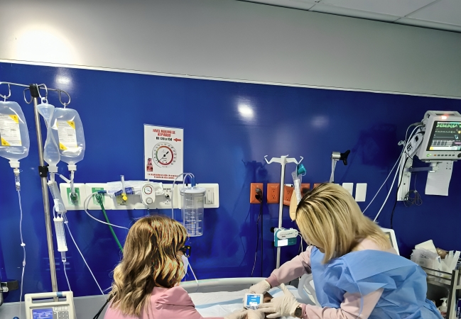 Avance en Neuromonitoria No Invasiva en República Dominicana: Primera Prueba del Pupilómetro Digital Neuroptics Avance en Neuromonitoria No Invasiva en República Dominicana: Primera Prueba del Pupilómetro Digital Neuroptics