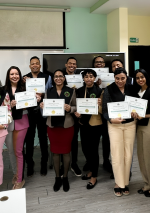 UCE y ADOHER gradúan la primera cohorte del Diplomado en Manejo Avanzado de Heridas