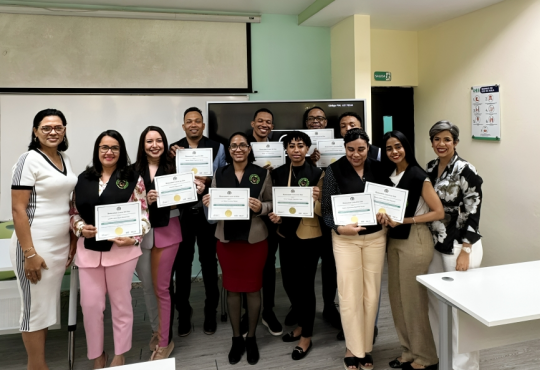 UCE y ADOHER gradúan la primera cohorte del Diplomado en Manejo Avanzado de Heridas