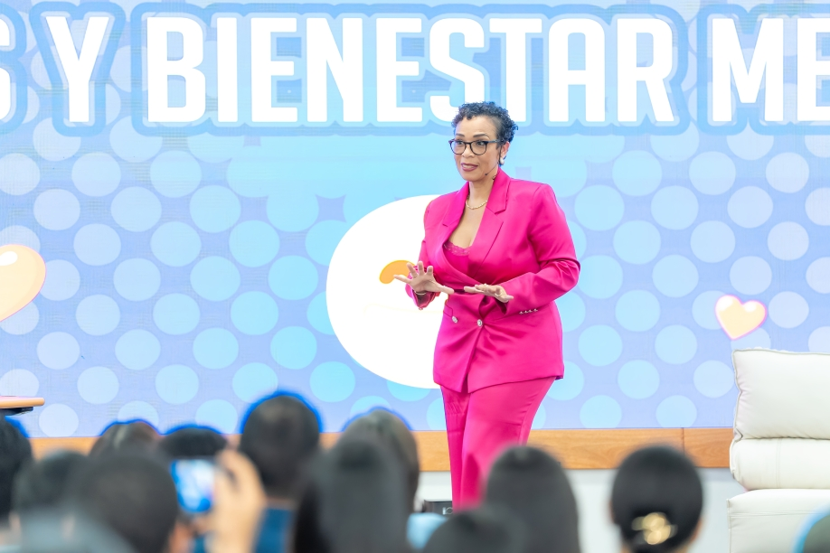 Cooperativa La Altagracia reafirma su compromiso con el bienestar integral a través de evento de comedia y salud mental