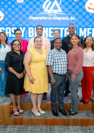 Cooperativa La Altagracia reafirma su compromiso con el bienestar integral a través de evento de comedia y salud mental