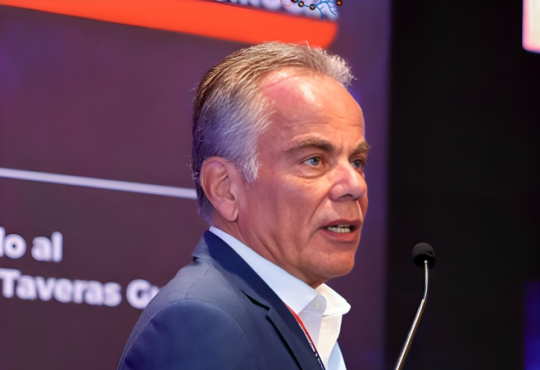 Inteligencia Artificial redefine la radiocirugía; Dr. Herwin Speckter expone avances con Gamma Knife en tumores benignos