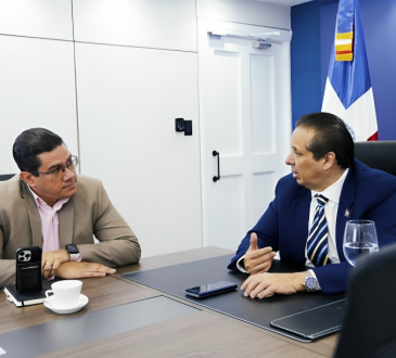 Ministro Atallah anuncia financiamiento permanente para medicamentos de VIH, tuberculosis y hepatitis a través de Fonsap