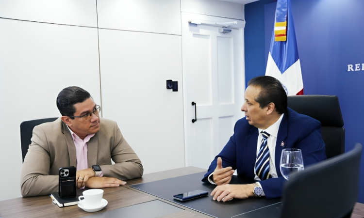 Ministro Atallah anuncia financiamiento permanente para medicamentos de VIH, tuberculosis y hepatitis a través de Fonsap Ministro Atallah anuncia financiamiento permanente para medicamentos de VIH, tuberculosis y hepatitis a través de Fonsap