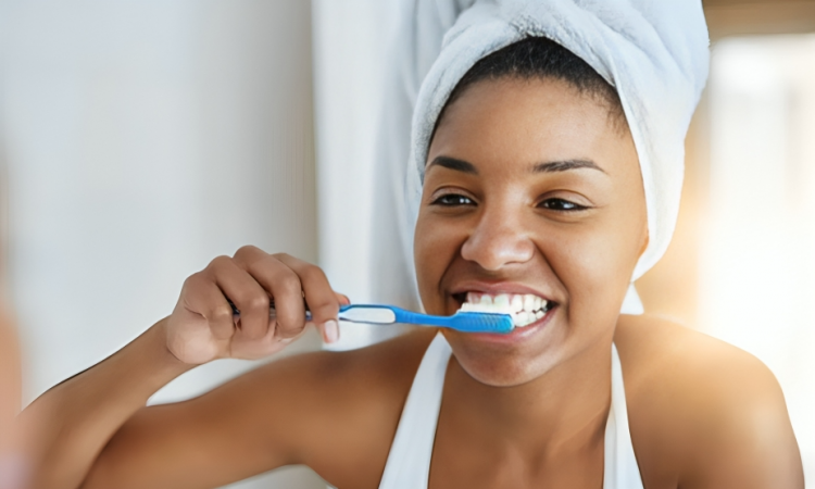 Expertos señalan cuatro errores comunes al cepillarse los dientes que podrían estar dañando la salud bucal Expertos señalan cuatro errores comunes al cepillarse los dientes que podrían estar dañando la salud bucal