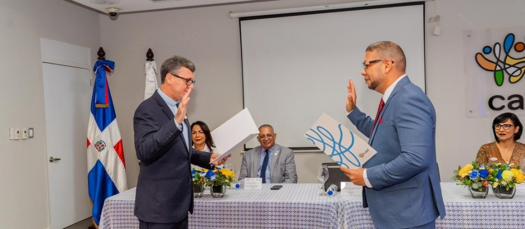 Doctor José Fernando Benoit Peña es designado como nuevo Director Nacional del CAID Doctor José Fernando Benoit Peña es designado como nuevo Director Nacional del CAID