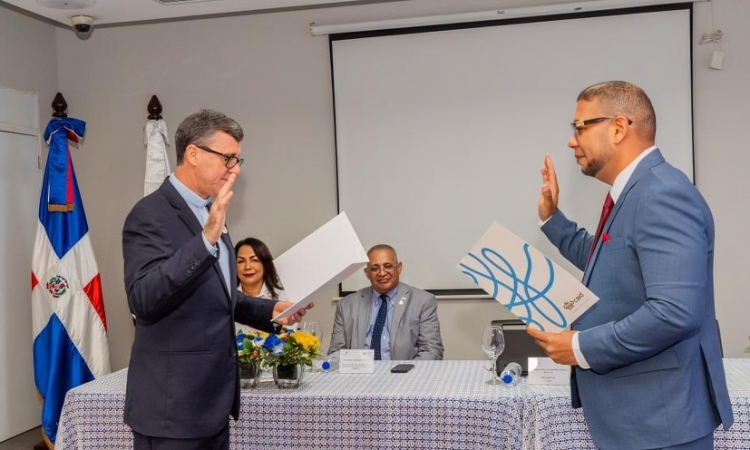 Doctor José Fernando Benoit Peña es designado como nuevo Director Nacional del CAID Doctor José Fernando Benoit Peña es designado como nuevo Director Nacional del CAID