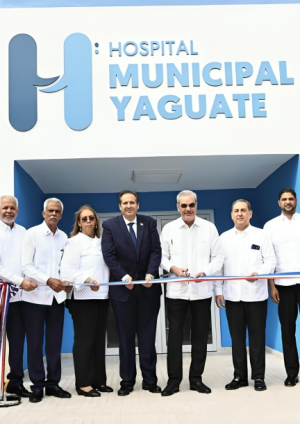 Presidente Abinader entrega hospital remozado en Yaguate y anuncia nuevo centro de trauma para San Cristóbal