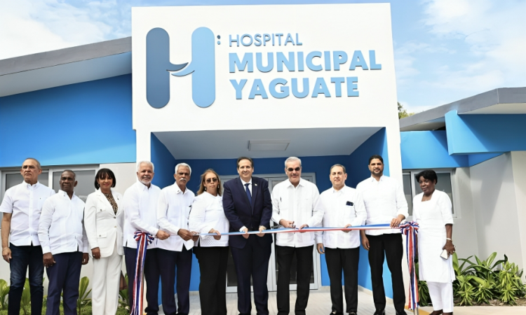 Presidente Abinader entrega hospital remozado en Yaguate y anuncia nuevo centro de trauma para San Cristóbal Presidente Abinader entrega hospital remozado en Yaguate y anuncia nuevo centro de trauma para San Cristóbal