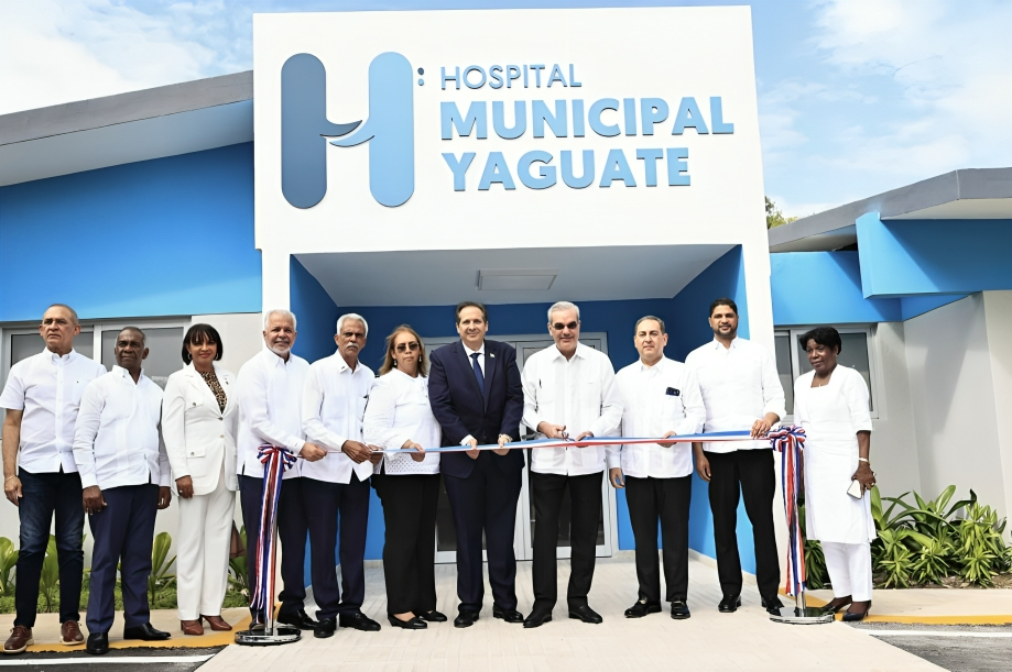 Presidente Abinader entrega hospital remozado en Yaguate y anuncia nuevo centro de trauma para San Cristóbal Presidente Abinader entrega hospital remozado en Yaguate y anuncia nuevo centro de trauma para San Cristóbal
