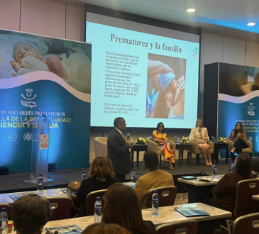 Dr. Nina enfatiza importancia del enfoque multidisciplinario en simposio de prematuridad