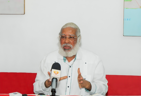 Exdiputado denuncia que pacientes comparten camas en hospital de Monte Plata Exdiputado denuncia que pacientes comparten camas en hospital de Monte Plata