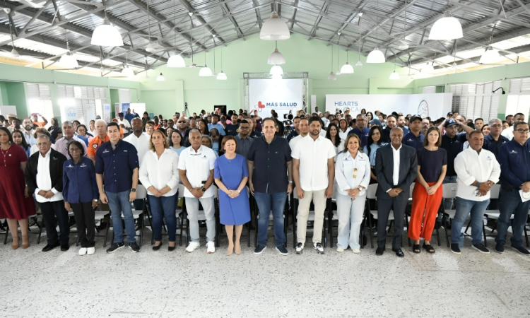 Ministerio de Salud impulsa detección temprana de la diabetes durante jornada "Más Salud" en San Cristóbal