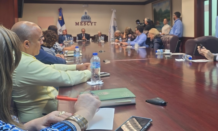 MESCYT presenta Manual para Acreditación de escuelas de medicina en República Dominicana