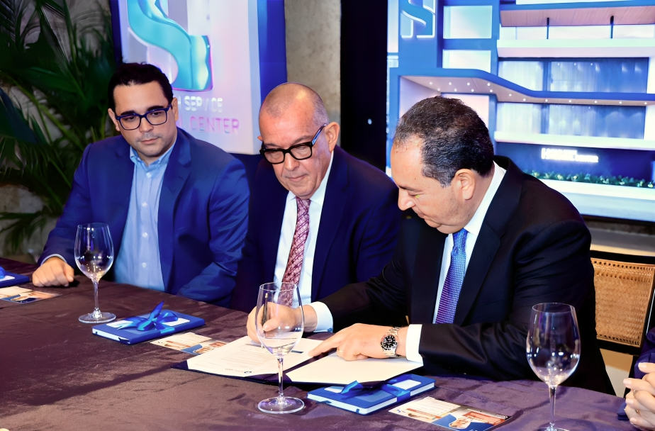 HS Medical Center integra al Dr. René Sotelo, pionero internacional en cirugía robótica