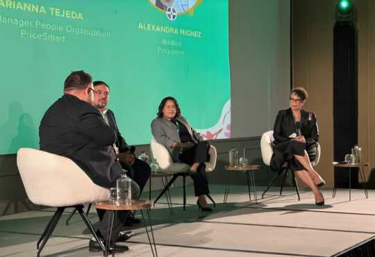 Dra. Alexandra Hichez participa en Foro Regional de Inteligencia Laboral 2025