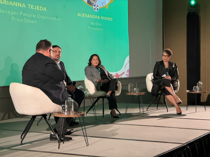 Dra. Alexandra Hichez participa en Foro Regional de Inteligencia Laboral 2025