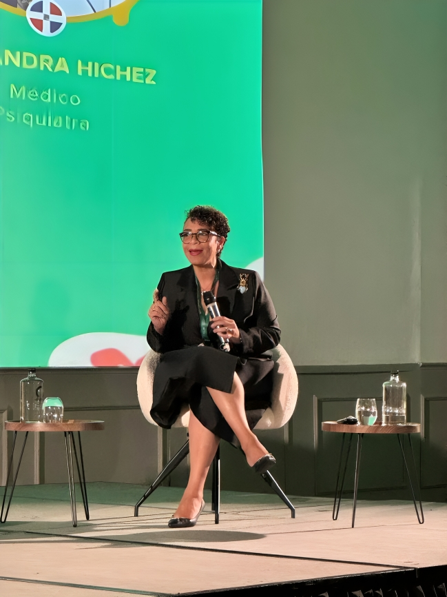 Dra. Alexandra Hichez participa en Foro Regional de Inteligencia Laboral 2025