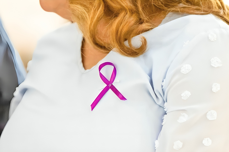 SODONE y Acrópolis Business Mall Iluminan la Esperanza en Honor al Día Mundial del Prematuro