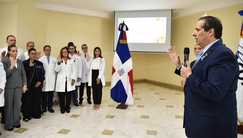 HOMS fortalece programa de trasplantes con juramentación de comité hospitalario