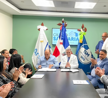 ARS Semma y Ciudad Sanitaria Luis Eduardo Aybar firman acuerdo para atención gratuita a maestros