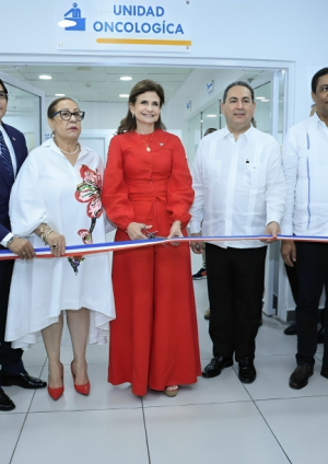 Gobierno inaugura unidad de oncología remozada en Hospital Cabral y Báez