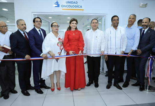 Gobierno inaugura unidad de oncología remozada en Hospital Cabral y Báez