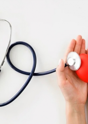 Vitamina D y presión arterial: especialistas explican vínculo complejo y recomiendan prudencia