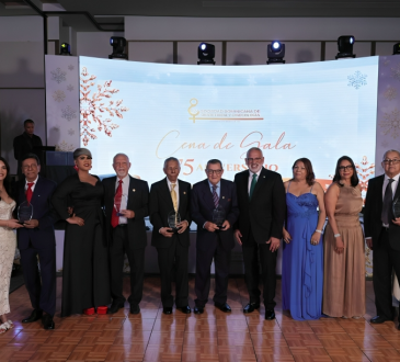 SDOG celebra su Cena de Gala por el 75 aniversario, reconoce a sus pasados presidentes y anuncia oficialmente el Día Nacional del Ginecobstetra Dominicano