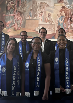 Residencia de cirugía general del Hospital Regional Universitario Dr. Antonio Musa y la Filial Este del Colegio Dominicano de Cirujanos celebran certificación en cirugía laparoscópica