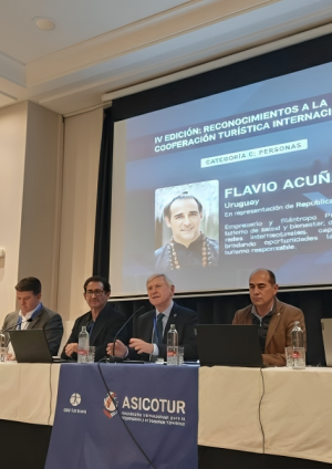 Flavio Acuña recibe reconocimiento internacional en FITUR por promover el turismo de bienestar desde República Dominicana