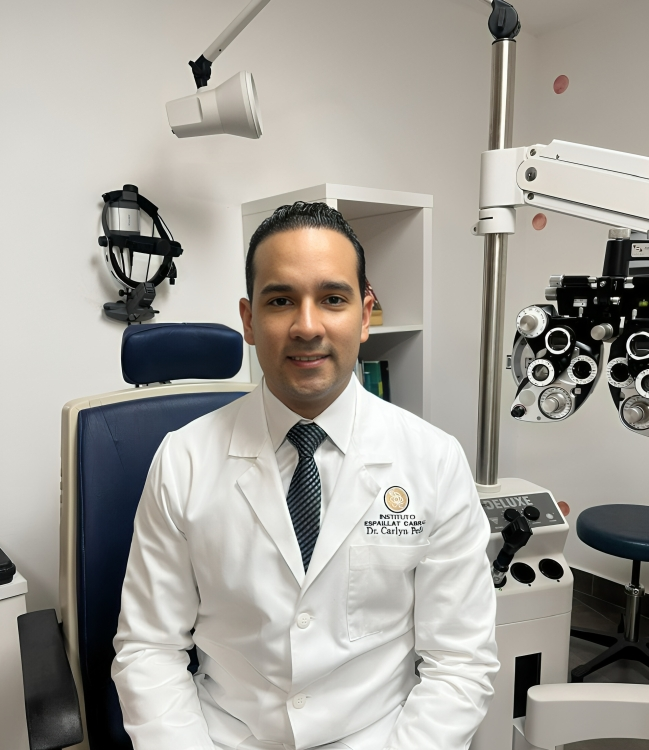 Especialista en Oculoplastia explica beneficios y aplicación de la toxina botulínica en rejuvenecimiento facial