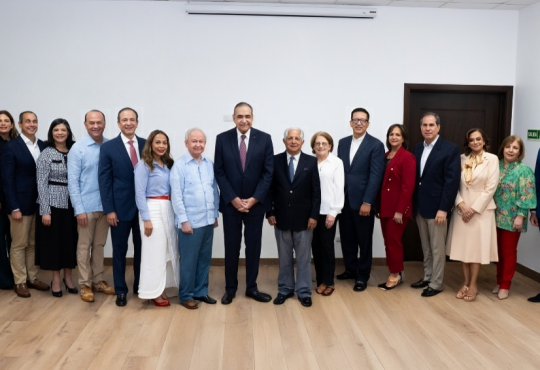 Dr. Julio A. Castaños Guzmán ratificado para nuevo período al frente del Patronato del Hospital Plaza de la Salud