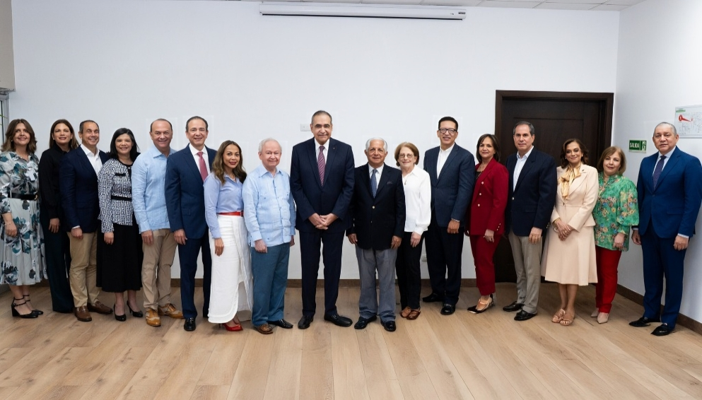 Dr. Julio A. Castaños Guzmán ratificado para nuevo período al frente del Patronato del Hospital Plaza de la Salud Dr. Julio A. Castaños Guzmán ratificado para nuevo período al frente del Patronato del Hospital Plaza de la Salud