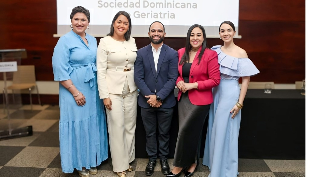 Dr. Jhonatan Abreu asume la Presidencia de la Sociedad Dominicana de Geriatría Dr. Jhonatan Abreu asume la Presidencia de la Sociedad Dominicana de Geriatría