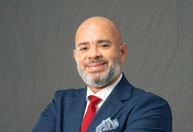 Dr. Andy de León Valenzuela asume la Presidencia de la SDOT para el período 2026–2027