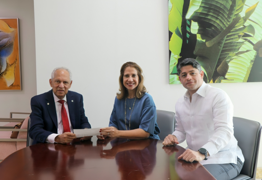 Donación del HOMS impulsa programa de becas de la Fundación Madre y Maestra Donación del HOMS impulsa programa de becas de la Fundación Madre y Maestra