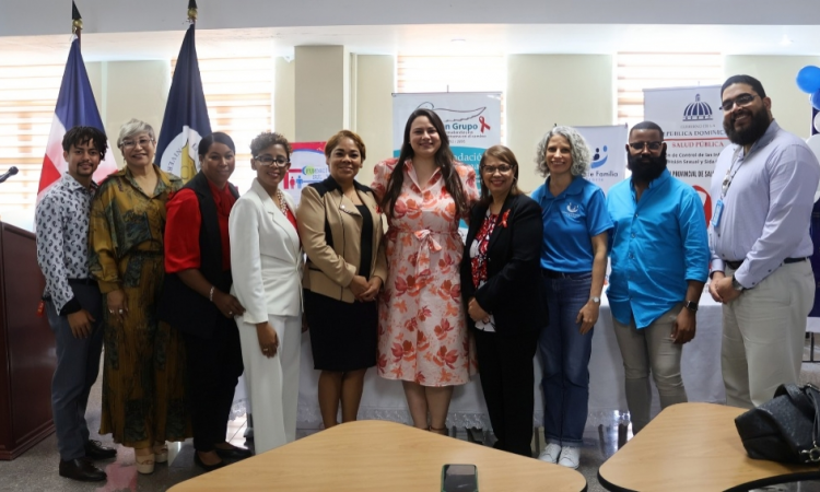 Alianza de ONGs realiza foro juvenil para prevenir el VIH y promover la salud sexual en La Romana Alianza de ONGs realiza foro juvenil para prevenir el VIH y promover la salud sexual en La Romana