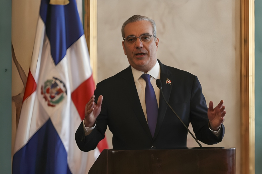 Presidente Abinader ordena reformas en SeNaSa para fortalecer supervisión y transparencia financiera Presidente Abinader ordena reformas en SeNaSa para fortalecer supervisión y transparencia financiera