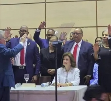 Doctor Luis Peña Núñez asume presidencia del Colegio Médico Dominicano para el período 2025-2027