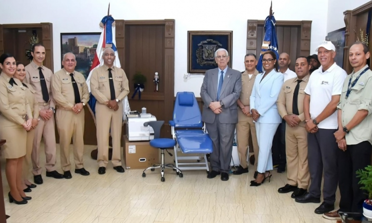 SNS fortalece salud bucal en la Armada Dominicana con entrega de modernos equipos odontológicos SNS fortalece salud bucal en la Armada Dominicana con entrega de modernos equipos odontológicos