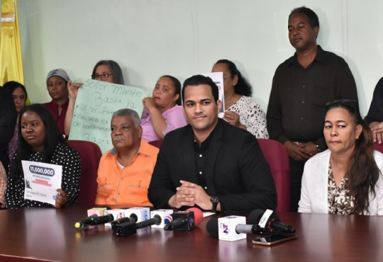 Colegio Médico exige al MSP fijar en nómina a médicos que trabajaron en primera línea contra el COVID-19 Colegio Médico exige al MSP fijar en nómina a médicos que trabajaron en primera línea contra el COVID-19