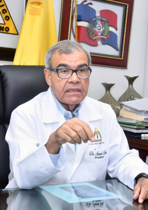 Ex presidente del CMD: “SeNaSa es un problema sistémico y los recursos cobrados no llegan a los médicos”