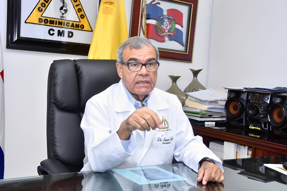 Ex presidente del CMD: “SeNaSa es un problema sistémico y los recursos cobrados no llegan a los médicos”
