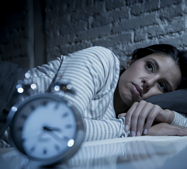 Especialista en sueño revela cómo dormir mal afecta las emociones y nos hace percibir como socialmente inaccesibles