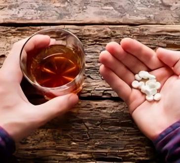 Expertos advierten sobre riesgo de muerte al mezclar alcohol con medicamentos comunes